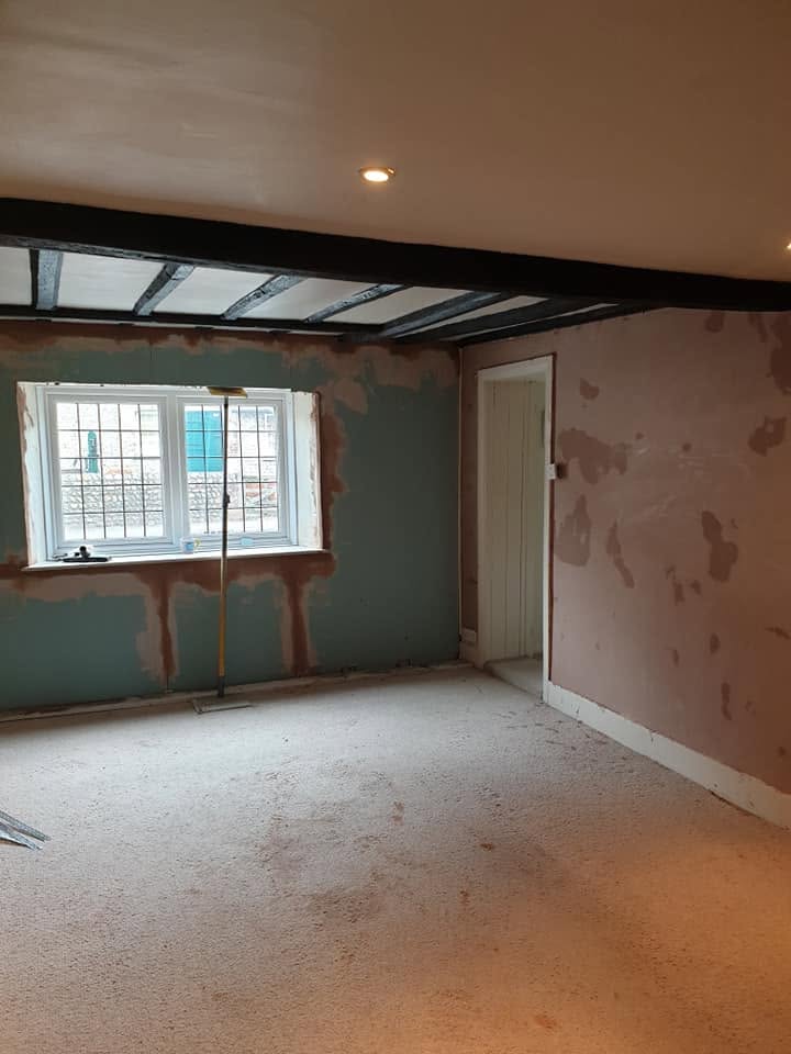 Cottage room re-plaster before